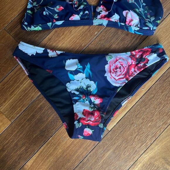 CUPSHE Ruffle Floral Print Bikini Sz Medium NWT - Picture 8 of 11